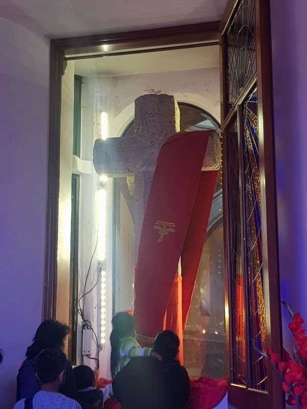 The Santa Cruz (Holy Cross) of Quer�taro image. Click for full size.
