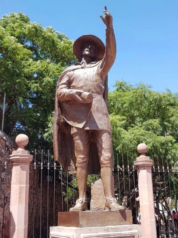 Ignacio Mariano de las Casas statue image. Click for full size.