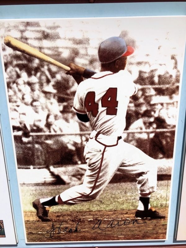 Hank Aaron image. Click for full size.