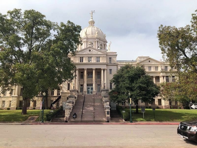 McLennan County Courthouse image. Click for full size.