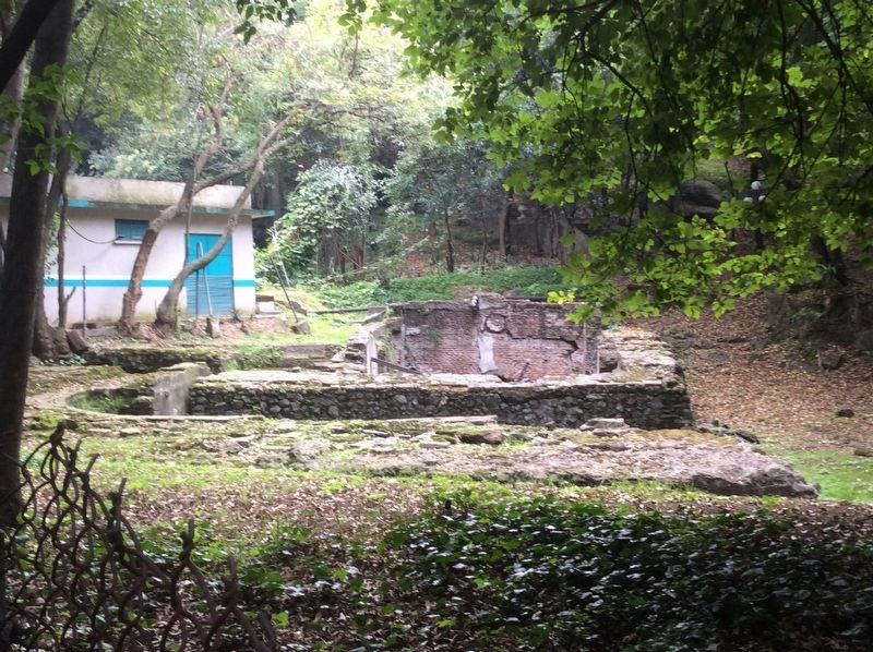 Ruins of the Chapultepec Water Tanks behind the markers image. Click for full size.