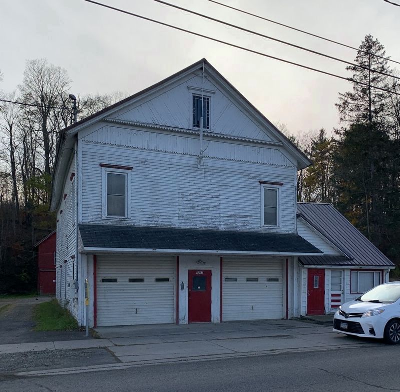 Lisle Village Hall image. Click for full size.