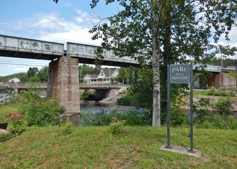 Current Railroad & Highway Bridge<br>(<i>view from near marker</i>). Click for full size. Current Railroad & Highway Bridge<br>(<i>view from near marker</i>) image. Click for full size.