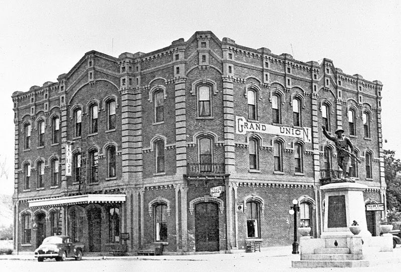 Grand Union Hotel, circa 1930s image. Click for full size.