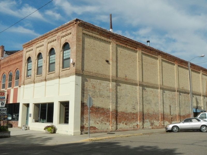 H.J. Wackerlin Hardware Company building image. Click for full size.
