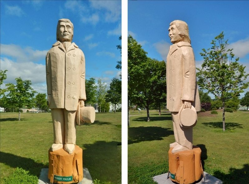 Robert Foulis Statue image. Click for full size.