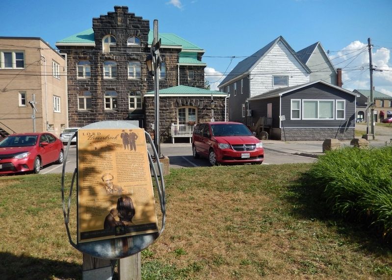Lord Beaverbrook Marker<br>(<i>wide view • Loggie Drive in background</i>). Click for full size. Lord Beaverbrook Marker<br>(<i>wide view • Loggie Drive in background</i>) image. Click for full size.