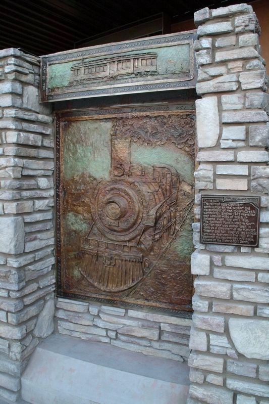 Engine 1673 Marker - Queen Creek bronze railroad relief monument image. Click for full size.