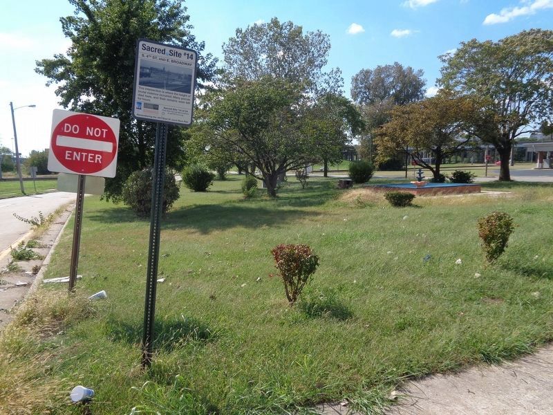 S. 4th St. and E. Broadway Marker. Click for full size. S. 4th St. and E. Broadway Marker image. Click for full size.