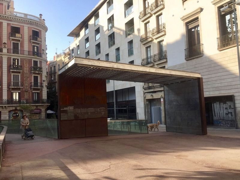 Roman Sepulchral Way and Vila de Madrid Square Marker - wide view image. Click for full size.