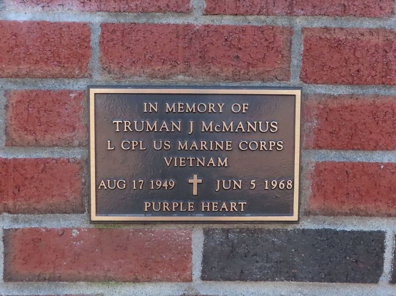 Small Plaque Nearby image. Click for full size.