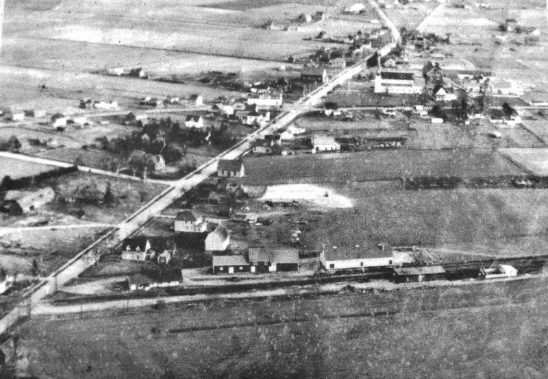 Marker detail: Vue a�rienne du village en 1955 image. Click for full size.