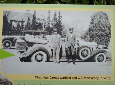 Gatehouse Marker - upper right image image. Click for full size.