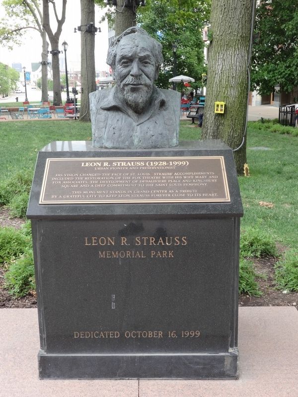 Leon R. Strauss (1928-1999) Marker. Click for full size. Leon R. Strauss (1928-1999) Marker image. Click for full size.