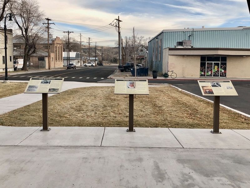 Entertainment Marker on far right of three. image. Click for full size.