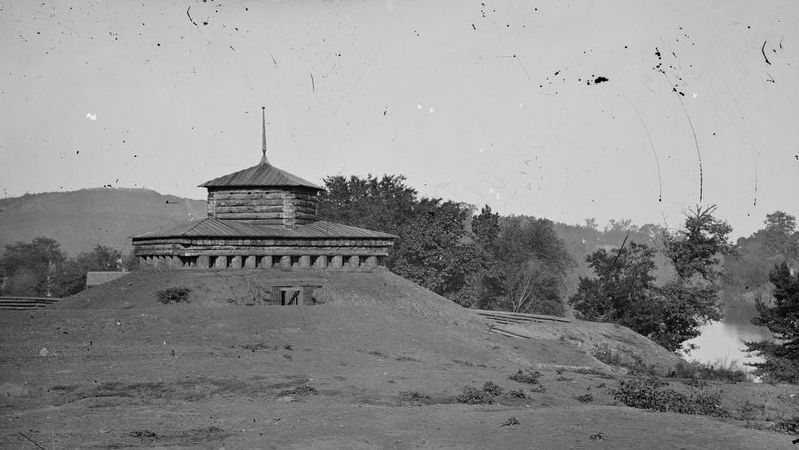 Tennessee River. Blockhouse on the bank image. Click for full size.