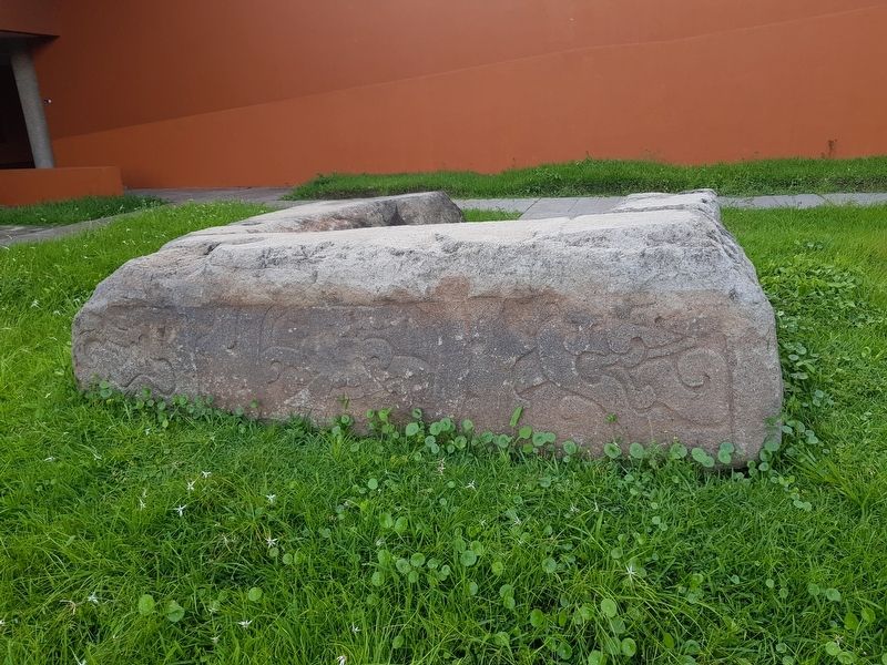The Jaguar Altar reverse, including the carvings mentioned in the marker text image. Click for full size.