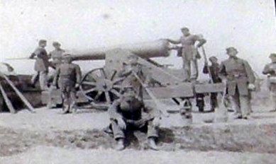Inset - Siege gun image. Click for full size.