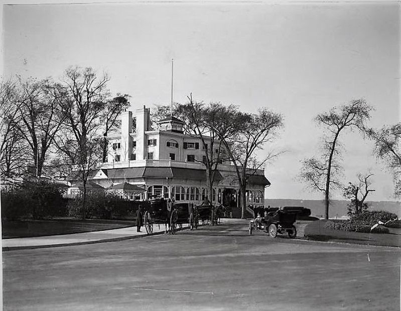 The Claremont Inn, 1901 image. Click for full size.
