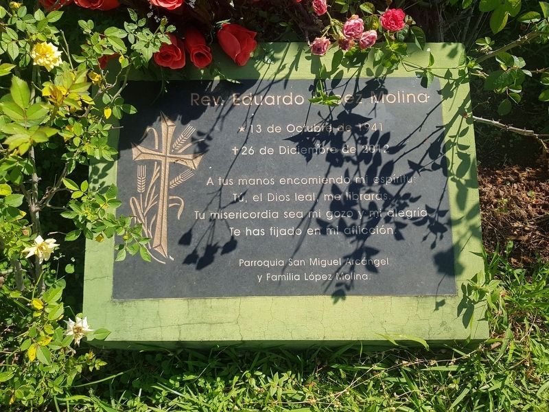 A nearby memorial to Rev. Eduardo Lpez Molina image. Click for full size.