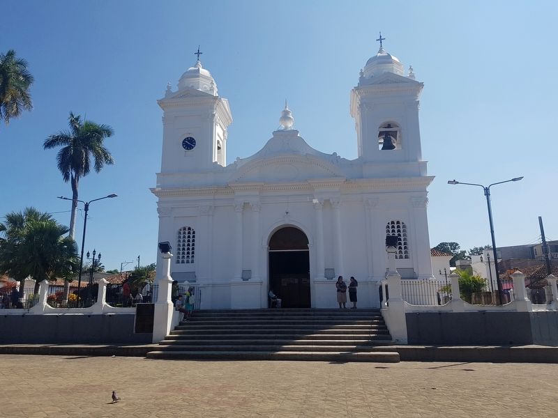 The Ilobasco Catholic Church of San Miguel Arcngel image. Click for full size.
