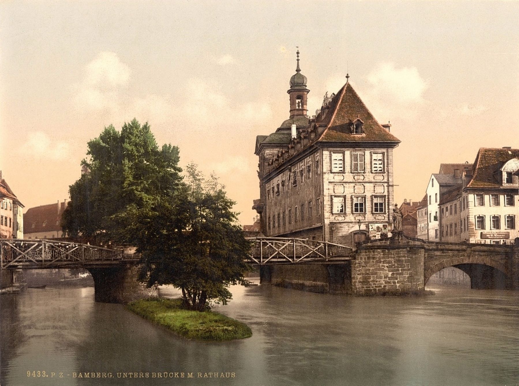 <i>Lower bridge and rathhaus, Bamberg, Bavaria, Germany</i> image. Click for full size.