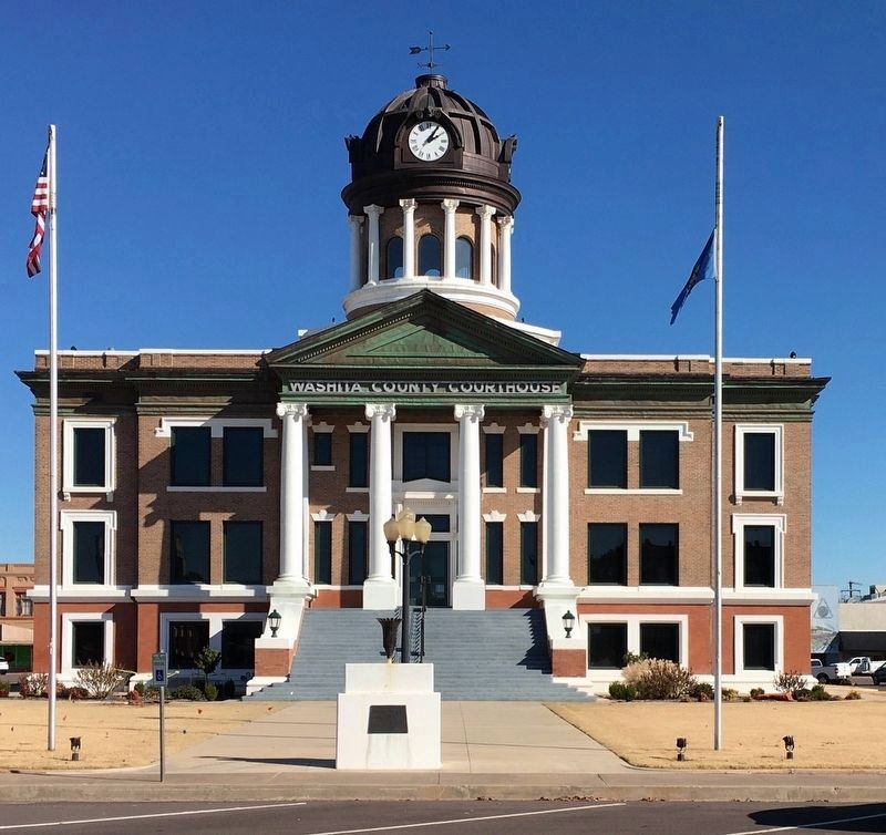 Washita County Courthouse with Flame of Freedom in foreground image. Click for full size.