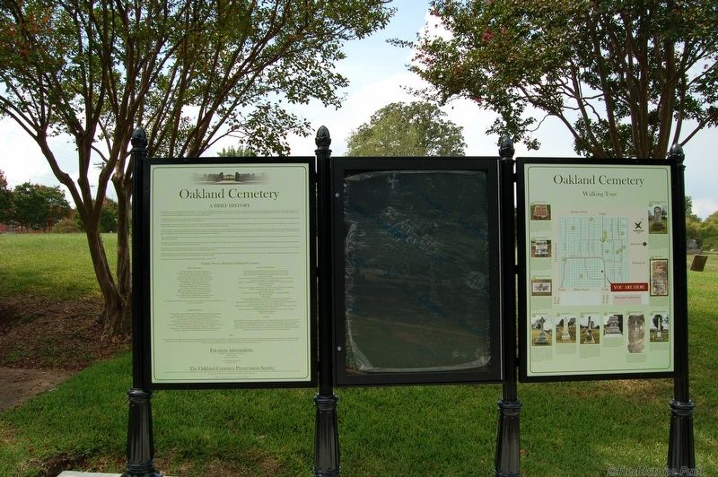 Oakland Cemetery Marker image. Click for full size.