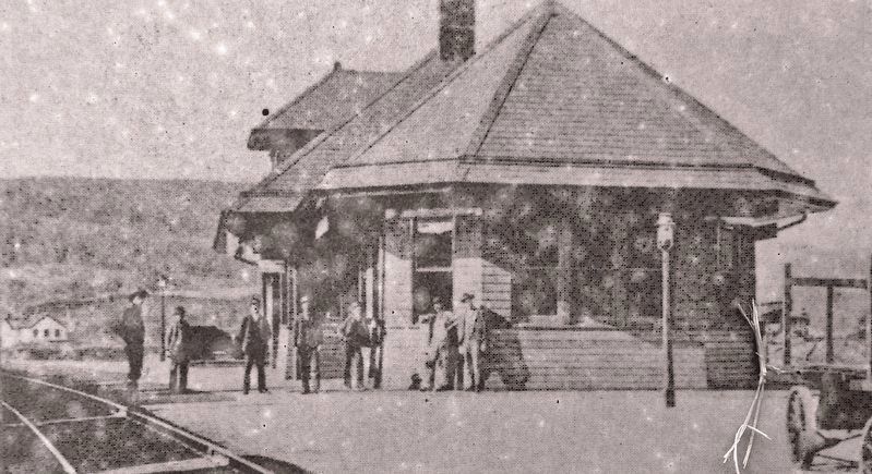 Marker detail: Summitville Station before installation of platform extensions image. Click for full size.