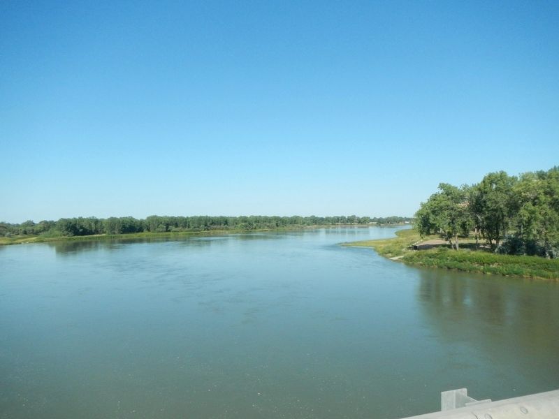 Missouri River image. Click for full size.