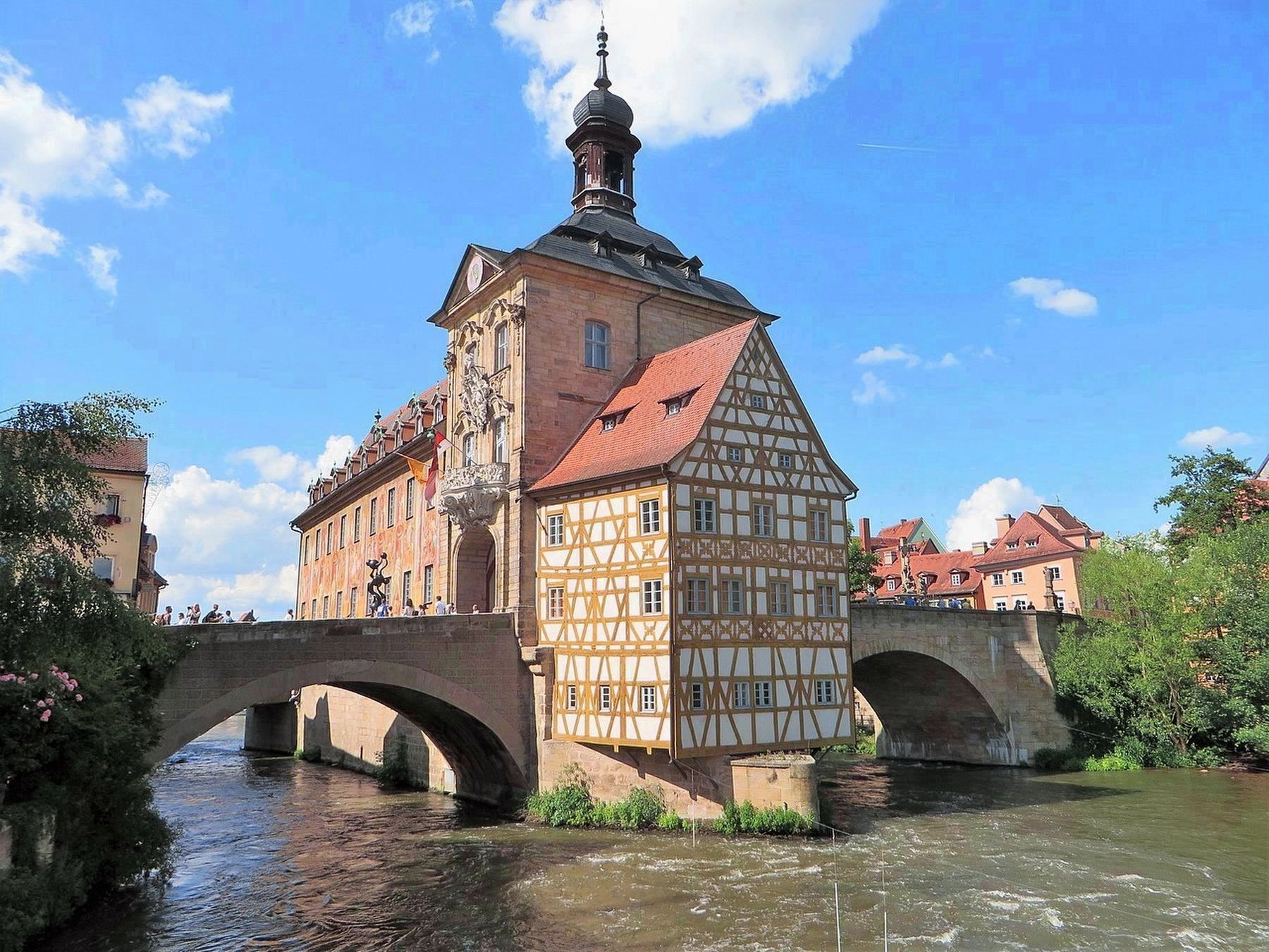 <i>Altes Rathaus in Bamberg</i> image. Click for full size.