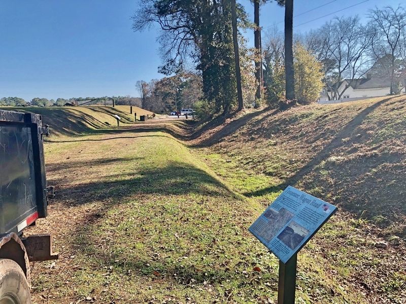 View south from marker, along Allatoona Pass trail, towards parking lot. image. Click for full size.
