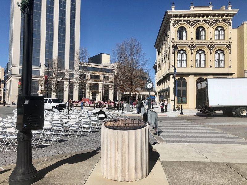 A Tale of Two Towns Marker at Court Square. image. Click for full size.