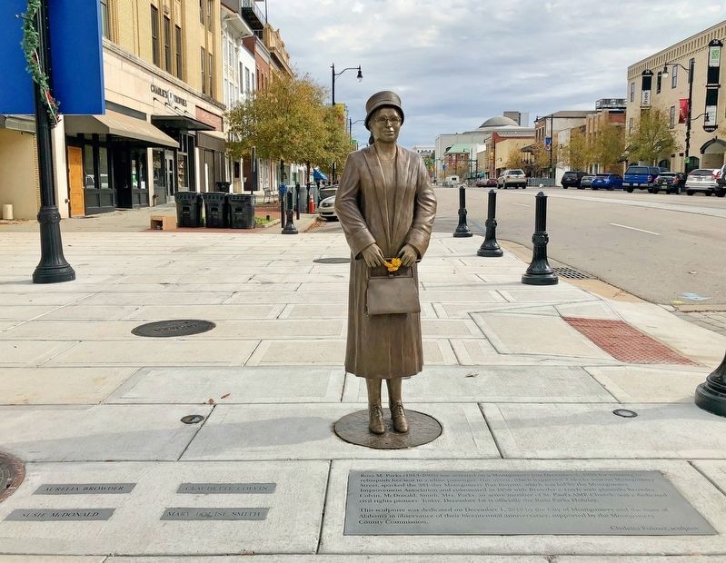 Rosa Parks Statue and Marker looking east on Dexter Avenue towards the State Capitol. image. Click for full size.