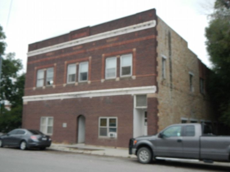 Wiedeman Apartments and Marker image. Click for full size.