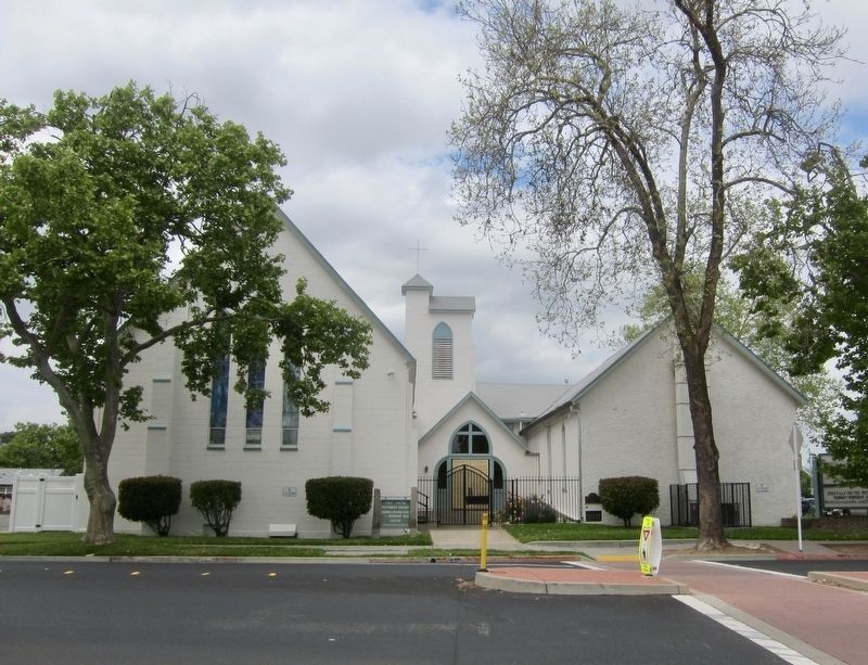 The Roseville Methodist Church and Marker image. Click for full size.