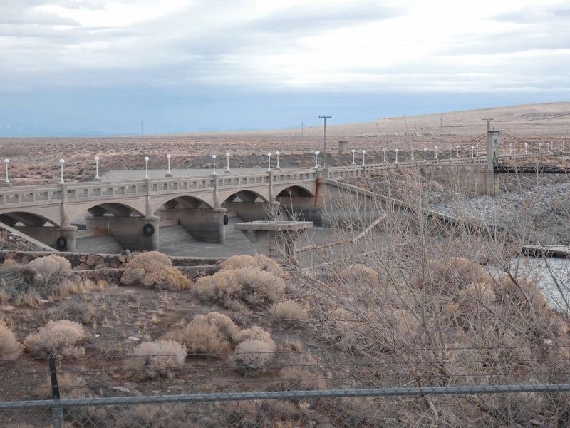 Lahontan Dam spillway (view of west side of the dam) image. Click for full size.