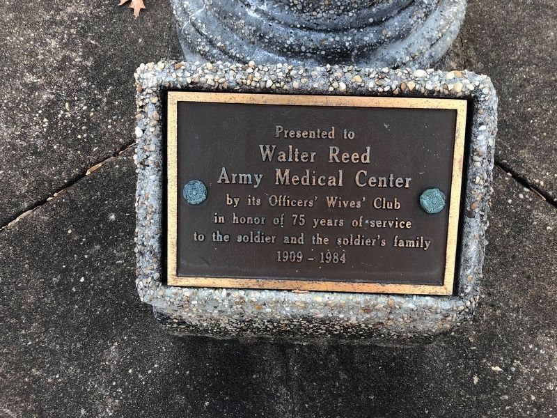 Dedication plaque in the Rose Garden area image. Click for full size.