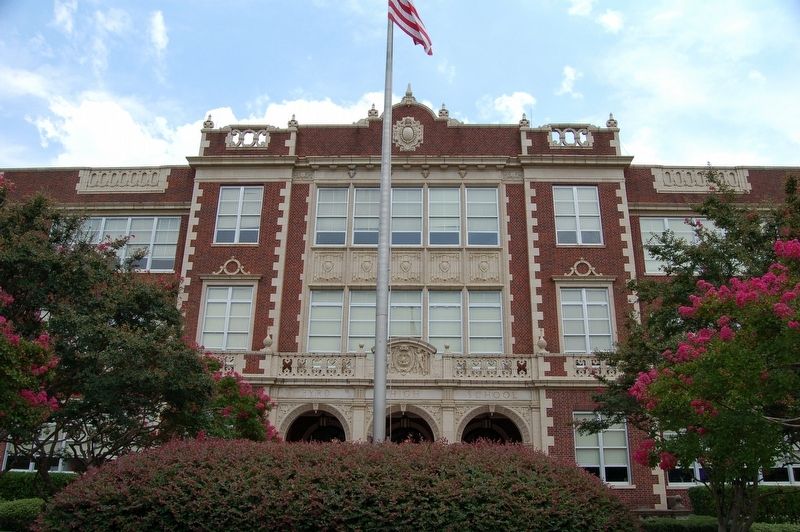 C.E. Byrd High School image. Click for full size.