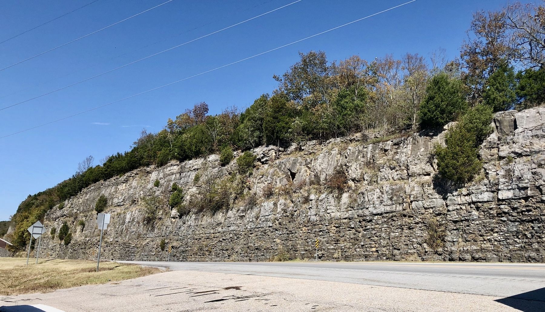 Part of the Devils Backbone Road Cut. image. Click for full size.