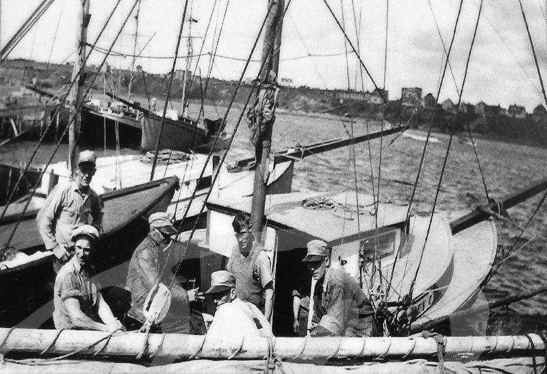 Marker detail: Swordfishing • 1940s image. Click for full size.