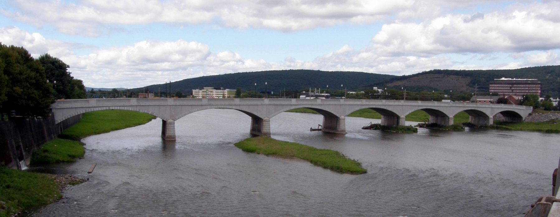 The Centerway Bridge. Click for full size. The Centerway Bridge image. Click for full size.