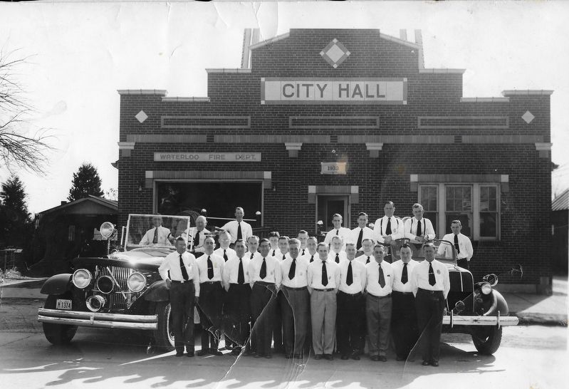 Waterloo City Hall image. Click for full size.