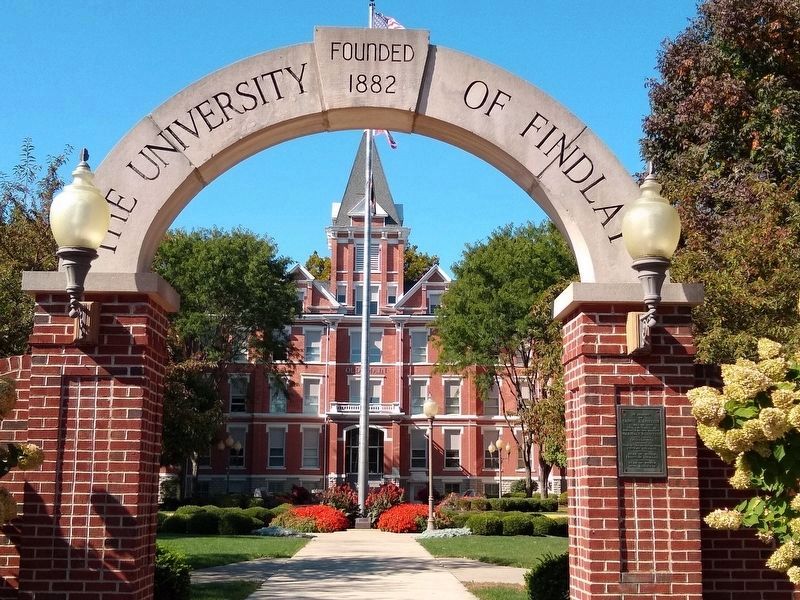 Findlay University Arch image. Click for full size.