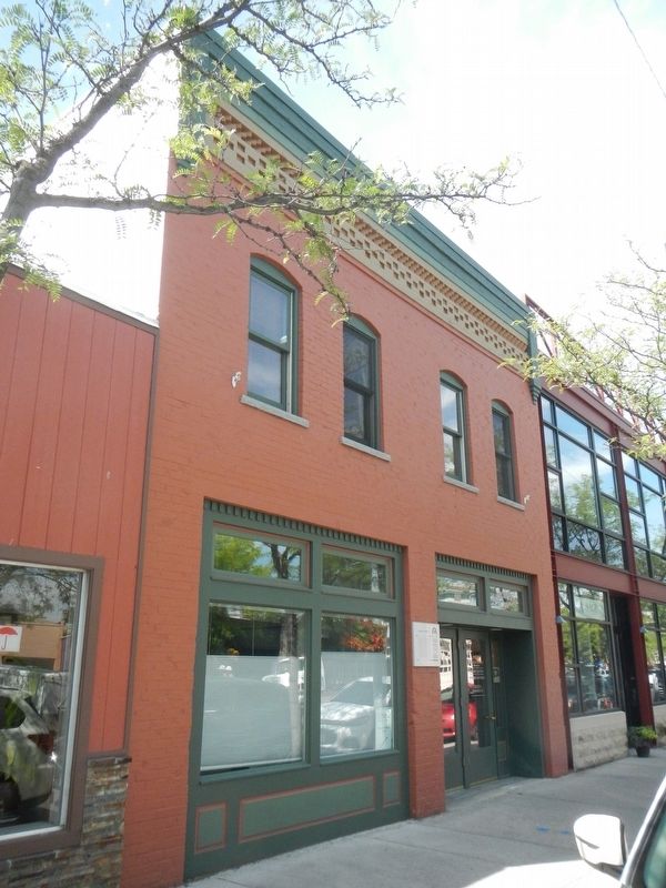 Gleim Building II and Marker image. Click for full size.
