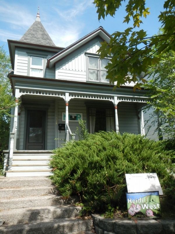 Reid Residence and Marker image. Click for full size.