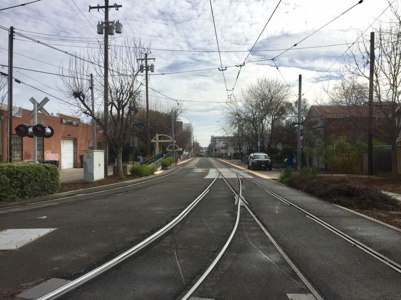 Former right of way utilized by the Western Pacific Railroad - looking north from 12th Street image. Click for full size.