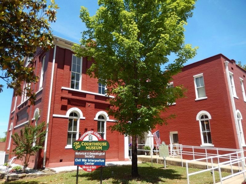 Old Tishomingo County Courthouse Muesum<br>(<i>Civil War interpretive center inside</i>) image. Click for full size.