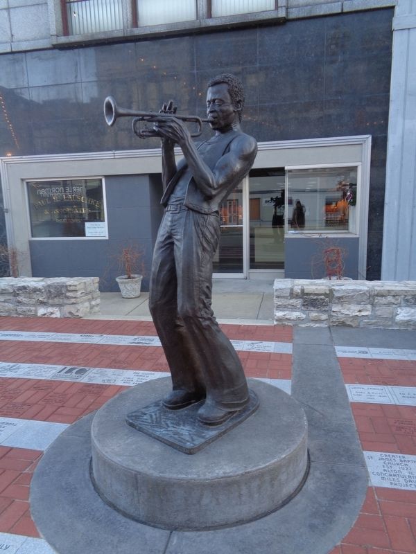 Miles Davis Statue image. Click for full size.