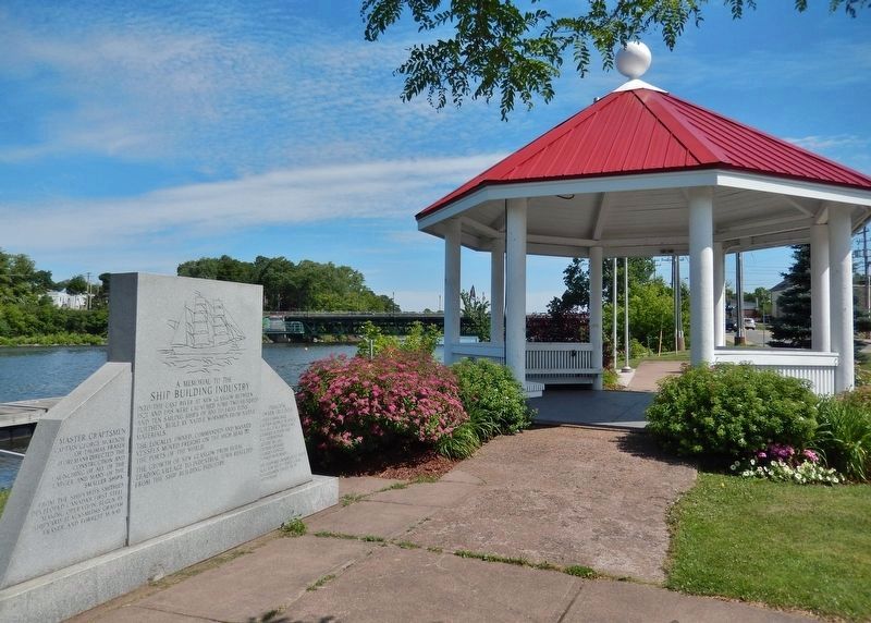 Ship Building Industry Marker <i>wide view<br>(Glasgow Square Gazebo in background)</i>. Click for full size. Ship Building Industry Marker <i>wide view<br>(Glasgow Square Gazebo in background)</i> image. Click for full size.